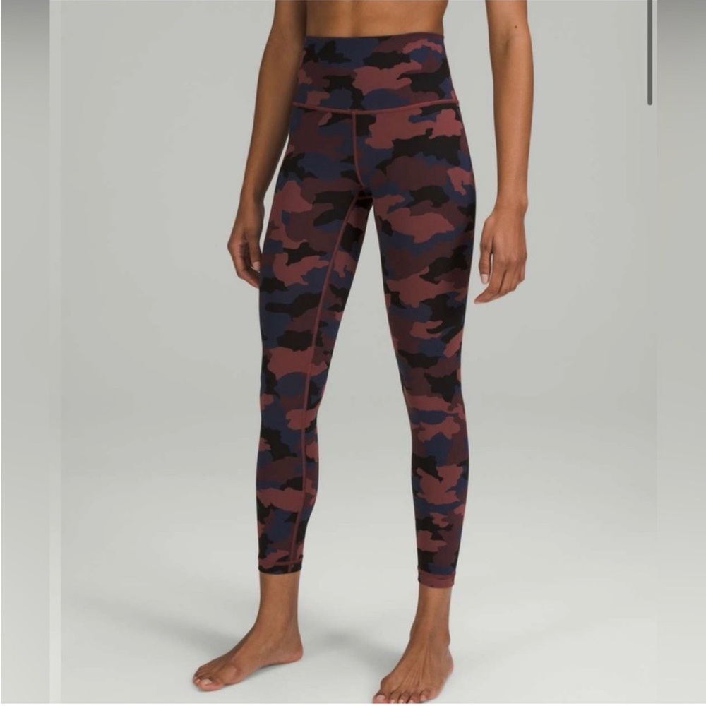 BNWT Lululemon High-Rise Camo Leggings size 2